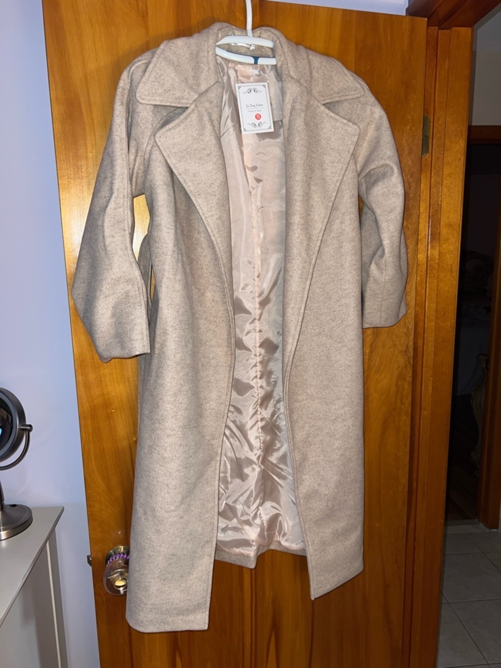 Yu Hong Fashion Light Beige Coat with Satin Lining